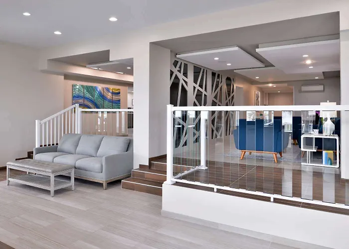Cabana Shores Hotel
